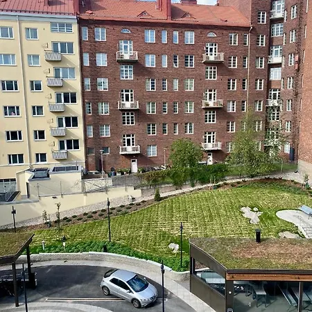 2ndhomes Modern & Cozy 2br With Balcony Apartment