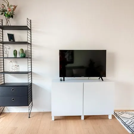 2ndhomes Modern & Cozy 2br With Balcony *