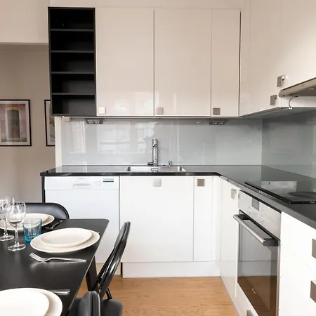 2ndhomes Modern & Cozy 2br With Balcony *