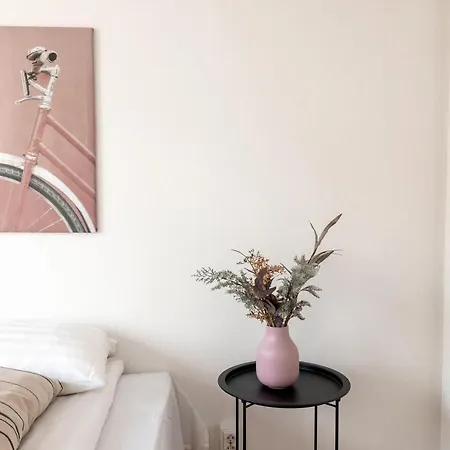 2ndhomes Modern & Cozy 2br With Balcony